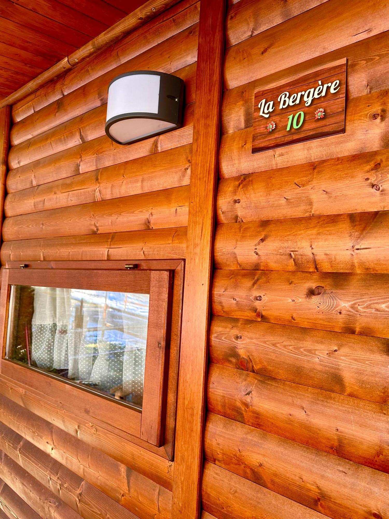 Bijoux Des Alpes - Mont Blanc Village La Salle Room photo
