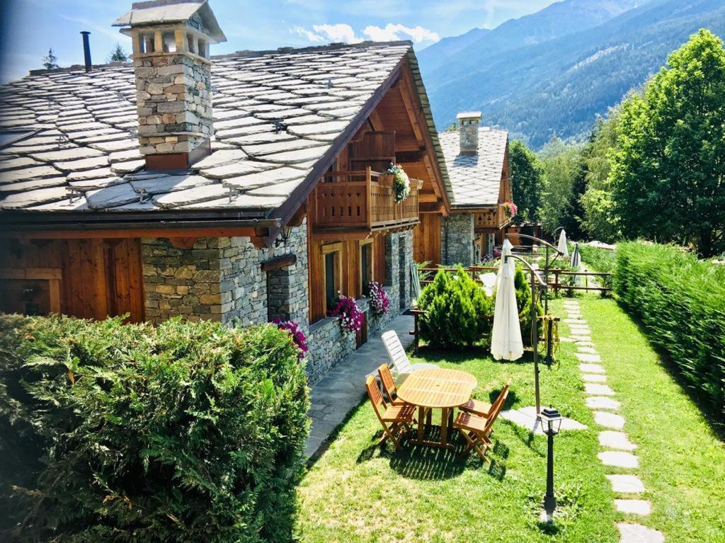 Bijoux Des Alpes - Mont Blanc Village La Salle Exterior photo